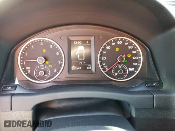 2010 Volkswagen Tiguan с VIN WVGBV9AX0AW527380, выставлен на аукционе Copart как лот 87064144 с пробегом 129 547 миль миль и Списание • Salvage title. История ставок и продаж доступна на DreamBid. Изображение 9.