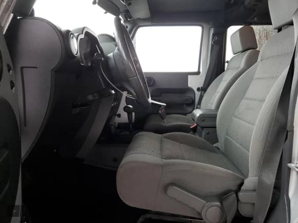 2007 Jeep Wrangler Unlimited Rubicon with VIN 1J4GA69187L127012, listed as a Copart auction lot 48818965 with 61,737 mi miles and Salvage title. Bid and sale history available at DreamBid. Image 7.