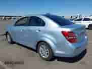 2018 Chevrolet Sonic LS z VIN 1G1JB5SH4J4116481, wystawiony jako IAAI lot #42750673 z przebiegiem 110 591 mil mil oraz . Historia ofert i sprzedaży dostępna na DreamBid. Obrazek 3.