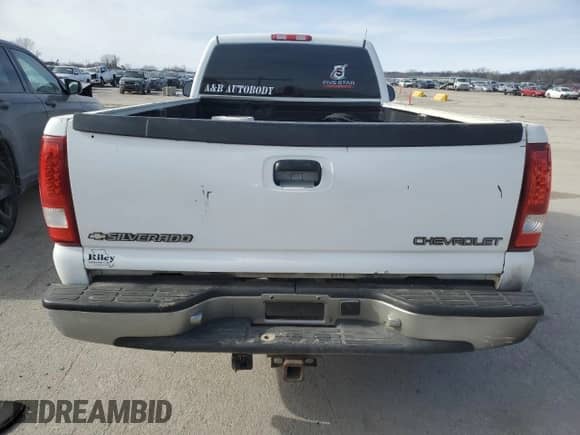 2001 Chevrolet Silverado 2500HD LS with VIN 1GCHK24181E207171, listed as a Copart auction lot 41771075 with 238,225 mi miles and Salvage title. Bid and sale history available at DreamBid. Image 6.