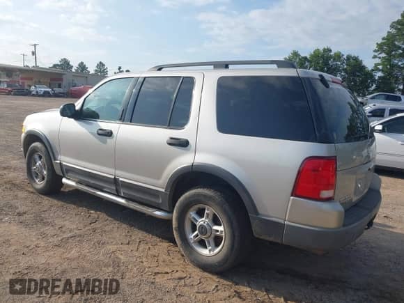 2003 Ford Explorer XLT with VIN 1FMZU63K93ZB31385, listed as a IAAI auction lot 42531448 with 153,983 mi miles and . Bid and sale history available at DreamBid. Image 3.