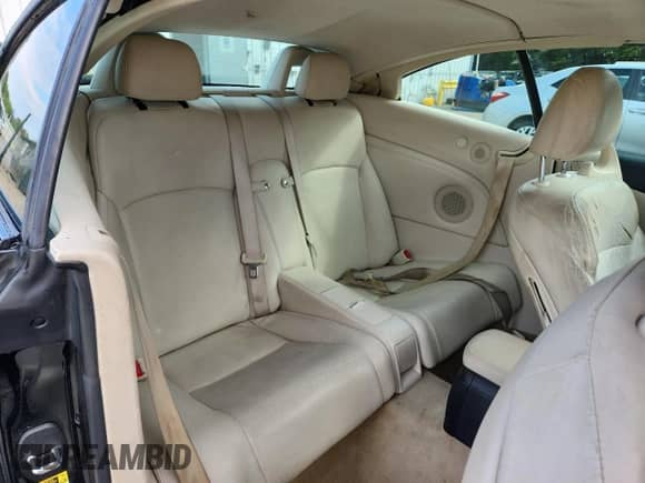 2010 Lexus IS 250 C z VIN JTHFF2C22A2509836, wystawiony jako Copart lot #70306335 z przebiegiem 102 697 mil mil oraz Szkoda całkowita • Salvage title. Historia ofert i sprzedaży dostępna na DreamBid. Obrazek 10.