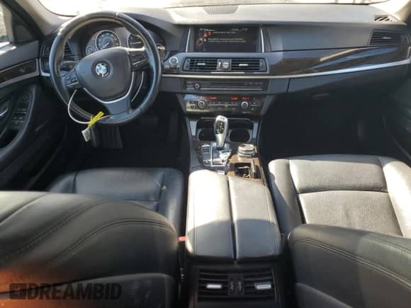 2015 BMW 5 Series 528i с VIN WBA5A5C58FD515608, выставлен на аукционе Copart как лот 85377935 с пробегом 141 093 миль миль и Списание • Salvage title. История ставок и продаж доступна на DreamBid. Изображение 8.
