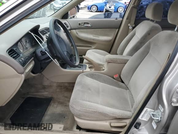 1996 Honda Accord LX z VIN 1HGCD5631TA046176, wystawiony jako Copart lot #69990845 z przebiegiem 133 087 mil mil oraz Szkoda całkowita • Salvage title. Historia ofert i sprzedaży dostępna na DreamBid. Obrazek 7.