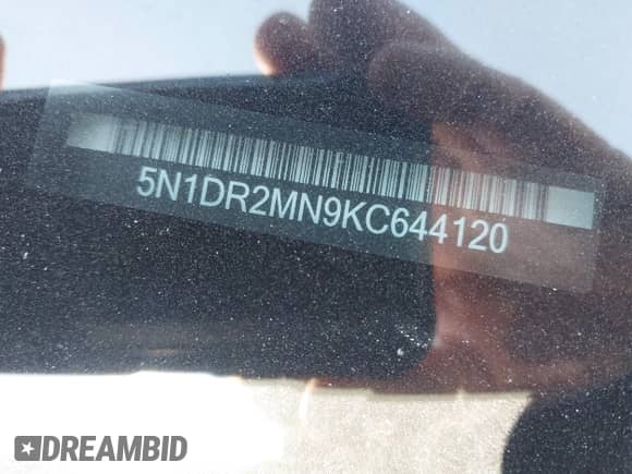 2019 Nissan Pathfinder S z VIN 5N1DR2MN9KC644120, wystawiony jako IAAI lot #43192604 z przebiegiem 132 008 mil mil oraz . Historia ofert i sprzedaży dostępna na DreamBid. Obrazek 9.