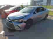 2015 Toyota Camry SE z VIN 4T1BF1FK0FU048648, wystawiony jako IAAI lot #43258084 z przebiegiem 155 558 mil mil oraz . Historia ofert i sprzedaży dostępna na DreamBid. Obrazek 2.
