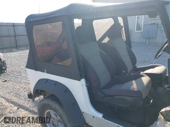 1992 Jeep Wrangler с VIN 2J4FY19P6NJ543626, выставлен на аукционе IAAI как лот 42554479 с пробегом 199 826 миль миль и . История ставок и продаж доступна на DreamBid. Изображение 8.