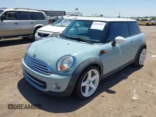 2012 MINI Hardtop with VIN WMWSU3C51CT261434, listed as a IAAI auction lot 42569468 with 100,930 mi miles and . Bid and sale history available at DreamBid. Image 2.