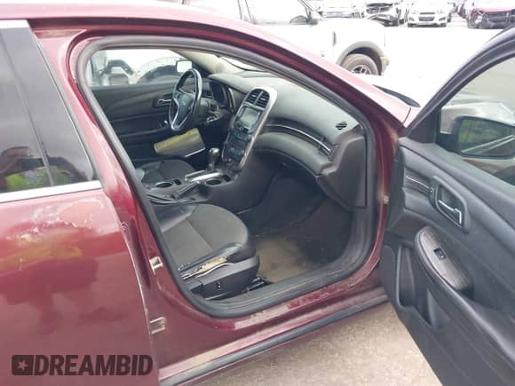 2015 Chevrolet Malibu LT z VIN 1G11D5SLXFF126832, wystawiony jako IAAI lot #43291645 z przebiegiem 172 901 mil mil oraz . Historia ofert i sprzedaży dostępna na DreamBid. Obrazek 5.