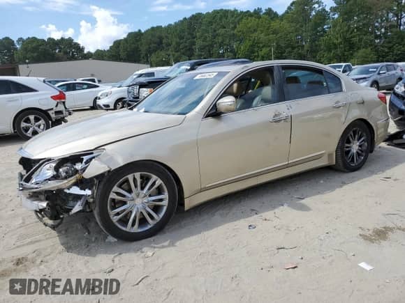 2012 Hyundai Genesis 4.6L с VIN KMHGC4DF5CU177826, выставлен на аукционе Copart как лот 70682345 с пробегом 200 165 миль миль и На запчасти • Non repairable. История ставок и продаж доступна на DreamBid. Изображение 1.