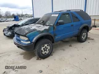 2001 Chevrolet Blazer LS с VIN 1GNCT18W61K158519, выставлен на аукционе Copart как лот 50435495 с пробегом Не указан миль и На запчасти • Non repairable. История ставок и продаж доступна на DreamBid. Изображение 1.