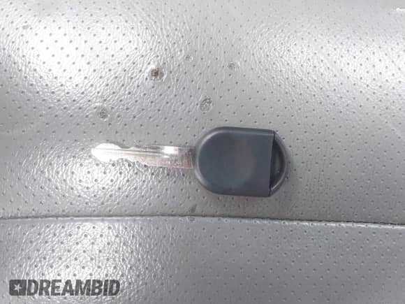 2011 Ford Econoline Cargo Commercial z VIN 1FTNS2EW9BDA13950, wystawiony jako IAAI lot #41460851 z przebiegiem 212 521 mil mil oraz . Historia ofert i sprzedaży dostępna na DreamBid. Obrazek 11.