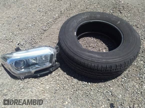 2020 Toyota Tacoma SR5 z VIN 3TMBZ5DN9LM027314, wystawiony jako IAAI lot #42258246 z przebiegiem 81 254 mil mil oraz . Historia ofert i sprzedaży dostępna na DreamBid. Obrazek 12.