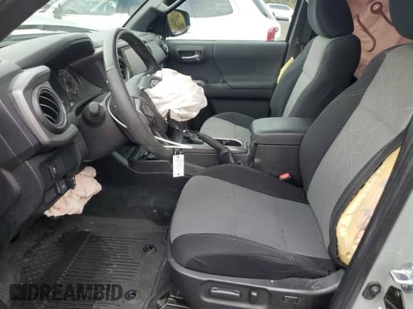 2022 Toyota Tacoma SR z VIN 3TYSZ5AN6NT076787, wystawiony jako Copart lot #86312735 z przebiegiem 22 446 mil mil oraz Szkoda całkowita • Salvage title. Historia ofert i sprzedaży dostępna na DreamBid. Obrazek 7.