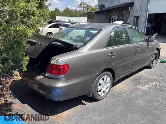2005 Toyota Camry LE с VIN 4T1BE30K05U540344, выставлен на аукционе IAAI как лот 43259915 с пробегом Не указан миль и . История ставок и продаж доступна на DreamBid. Изображение 4.