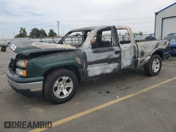 2006 Chevrolet Silverado 1500 LT1 с VIN 2GCEC19V561268606, выставлен на аукционе Copart как лот 71517665 с пробегом 172 854 миль миль и Списание • Salvage title. История ставок и продаж доступна на DreamBid. Изображение 1.