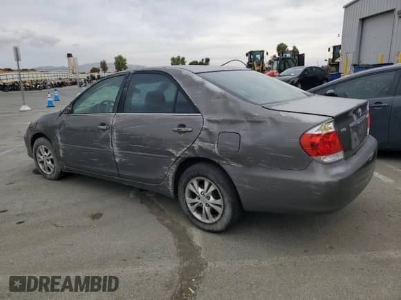 2005 Toyota Camry XLE with VIN 4T1BF30K45U596980, listed as a Copart auction lot 81821355 with 189,396 mi miles and Salvage title. Bid and sale history available at DreamBid. Image 2.