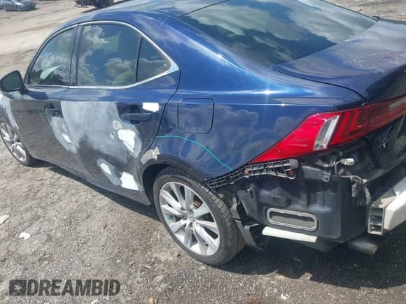 2015 Lexus IS 250 z VIN JTHBF1D25F5051772, wystawiony jako IAAI lot #42943500 z przebiegiem 163 459 mil mil oraz . Historia ofert i sprzedaży dostępna na DreamBid. Obrazek 19.