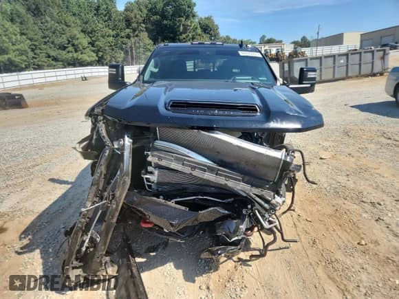 2025 Chevrolet Silverado 2500HD LTZ z VIN 2GC4KPEY2S1145387, wystawiony jako Copart lot #80805005 z przebiegiem Nie podano mil oraz Szkoda całkowita • Salvage title. Historia ofert i sprzedaży dostępna na DreamBid. Obrazek 5.