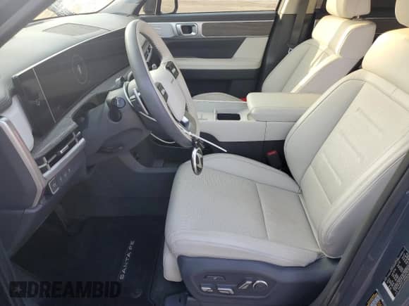2024 Hyundai Santa Fe Calligraphy z VIN 5NMP5DGL0RH063667, wystawiony jako Copart lot #82690345 z przebiegiem 23 121 mil mil oraz Czysty tytuł • Clean title. Historia ofert i sprzedaży dostępna na DreamBid. Obrazek 7.