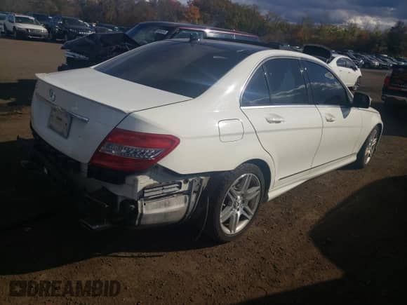 2008 Mercedes-Benz C 350 Sport с VIN WDDGF56X38R039421, выставлен на аукционе Copart как лот 89886485 с пробегом 156 920 миль миль и Списание • Salvage title. История ставок и продаж доступна на DreamBid. Изображение 3.