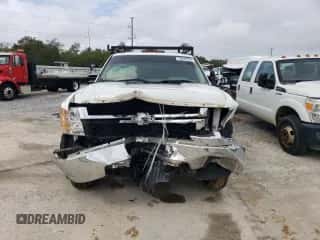 2013 Chevrolet Silverado 3500 z VIN 1GB4CZCG3DF152206, wystawiony jako Copart lot #79025734 z przebiegiem 180 096 mil mil oraz Szkoda całkowita • Salvage title. Historia ofert i sprzedaży dostępna na DreamBid. Obrazek 5.