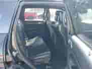 2017 Jeep Grand Cherokee Laredo z VIN 1C4RJFAG6HC818894, wystawiony jako IAAI lot #41973338 z przebiegiem 142 243 mil mil oraz . Historia ofert i sprzedaży dostępna na DreamBid. Obrazek 8.