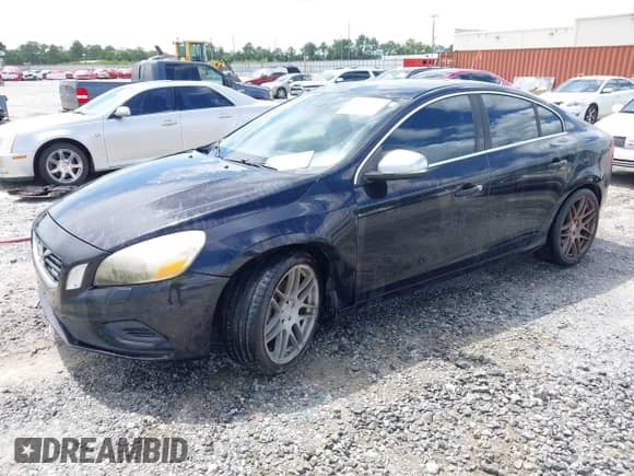 2012 Volvo S60 T6 с VIN YV1902FH5C2105927, выставлен на аукционе IAAI как лот 42721031 с пробегом 89 364 миль миль и . История ставок и продаж доступна на DreamBid. Изображение 2.