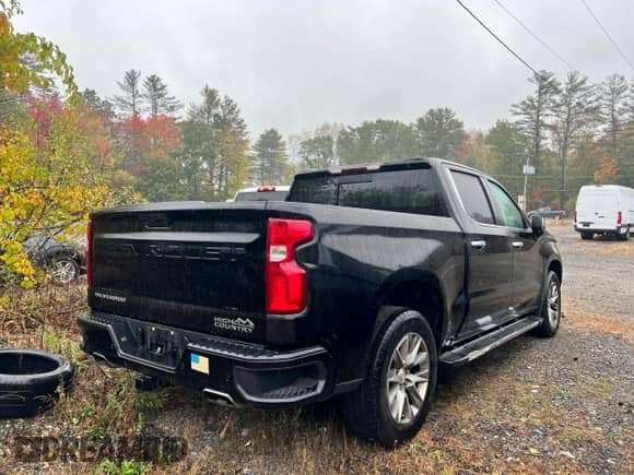 2019 Chevrolet Silverado 1500 High Country с VIN 1GCUYHEL4KZ114156, выставлен на аукционе Copart как лот 89919715 с пробегом 149 699 миль миль и Чистый • Clean title. История ставок и продаж доступна на DreamBid. Изображение 4.