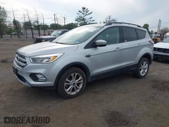 2018 Ford Escape SE с VIN 1FMCU9GD9JUA72822, выставлен на аукционе IAAI как лот 43317235 с пробегом 144 873 миль миль и . История ставок и продаж доступна на DreamBid. Изображение 17.
