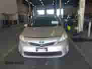 2012 Toyota Prius Two z VIN JTDZN3EU1C3120429, wystawiony jako IAAI lot #42732153 z przebiegiem 136 269 mil mil oraz . Historia ofert i sprzedaży dostępna na DreamBid. Obrazek 13.