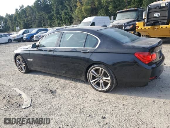 2012 BMW 7 Series 750Li xDrive z VIN WBAKC8C51CC435549, wystawiony jako Copart lot #67140995 z przebiegiem 209 518 mil mil oraz Szkoda całkowita • Salvage title. Historia ofert i sprzedaży dostępna na DreamBid. Obrazek 2.