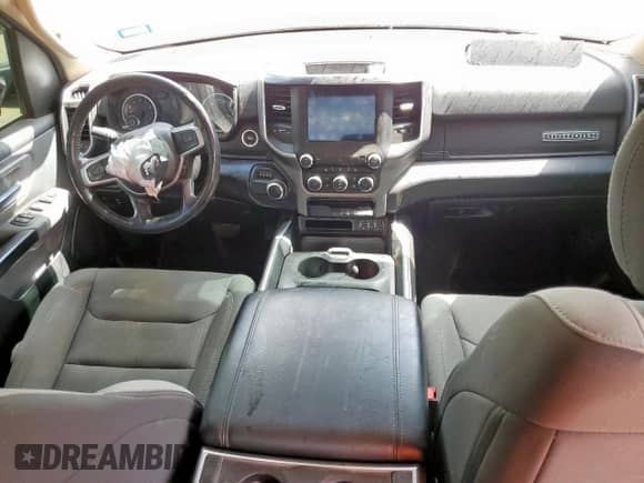 2020 Ram 1500 Big Horn z VIN 1C6RREBT3LN259954, wystawiony jako Copart lot #65778055 z przebiegiem 113 114 mil mil oraz Szkoda całkowita • Salvage title. Historia ofert i sprzedaży dostępna na DreamBid. Obrazek 8.