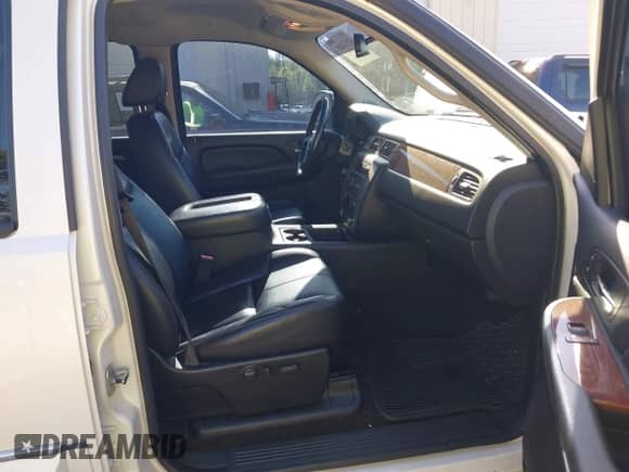 2009 GMC Sierra 1500 SLT with VIN 3GTEK33369G168869, listed as a IAAI auction lot 42113265 with 194,518 mi miles and . Bid and sale history available at DreamBid. Image 5.