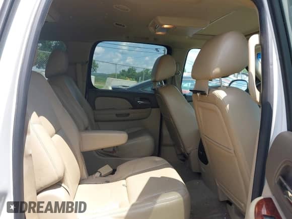 2014 Chevrolet Suburban LTZ с VIN 1GNSKKE78ER134057, выставлен на аукционе IAAI как лот 42608902 с пробегом 126 762 миль миль и . История ставок и продаж доступна на DreamBid. Изображение 8.