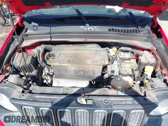 2017 Jeep Renegade Latitude с VIN ZACCJABB9HPG01993, выставлен на аукционе IAAI как лот 42271107 с пробегом Не указан миль и . История ставок и продаж доступна на DreamBid. Изображение 10.