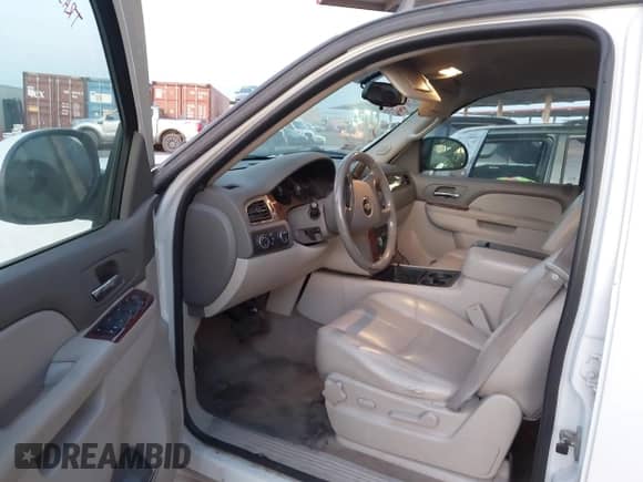 2011 Chevrolet Suburban LT с VIN 1GNSKJE31BR107107, выставлен на аукционе IAAI как лот 42753463 с пробегом 190 129 миль миль и . История ставок и продаж доступна на DreamBid. Изображение 17.