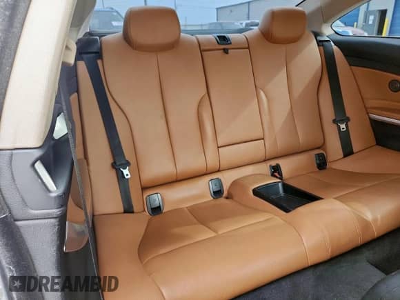 2015 BMW 4 Series 428i xDrive с VIN WBA3N9C57FK246984, выставлен на аукционе Copart как лот 71813045 с пробегом 98 854 миль миль и Списание • Salvage title. История ставок и продаж доступна на DreamBid. Изображение 10.