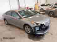 2015 Hyundai Sonata SE с VIN 5NPE24AF8FH206639, выставлен на аукционе IAAI как лот 42894264 с пробегом 86 648 миль миль и . История ставок и продаж доступна на DreamBid. Изображение 1.