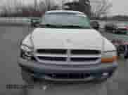 2003 Dodge Dakota Sport z VIN 1D7HG38X43S212335, wystawiony jako Copart lot #85670114 z przebiegiem 161 851 mil mil oraz Szkoda całkowita • Salvage title. Historia ofert i sprzedaży dostępna na DreamBid. Obrazek 5.