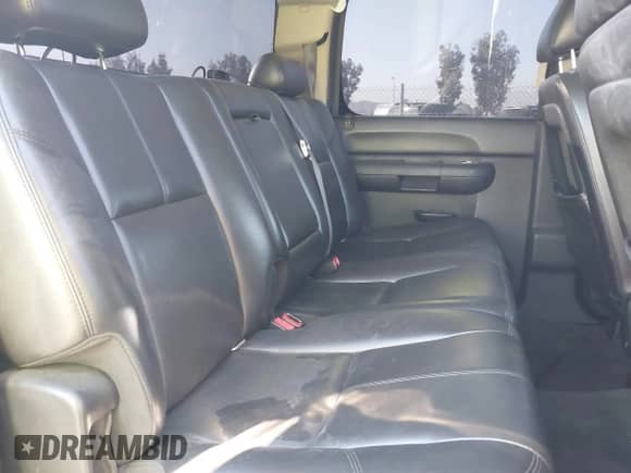 2011 Chevrolet Silverado 1500 LT z VIN 3GCPCSE0XBG111356, wystawiony jako IAAI lot #43079067 z przebiegiem 179 497 mil mil oraz . Historia ofert i sprzedaży dostępna na DreamBid. Obrazek 8.