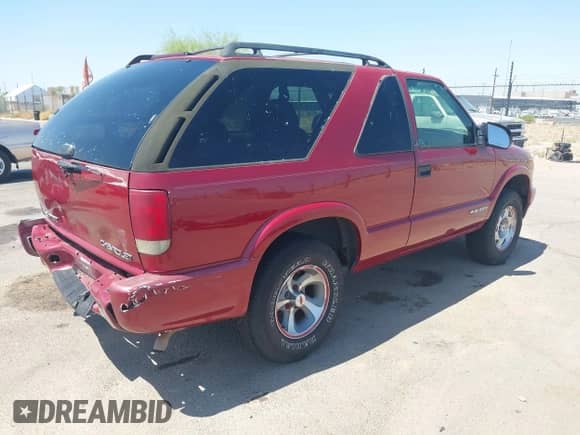 2002 Chevrolet Blazer LS с VIN 1GNCS18W92K177862, выставлен на аукционе IAAI как лот 42587989 с пробегом 207 236 миль миль и . История ставок и продаж доступна на DreamBid. Изображение 4.