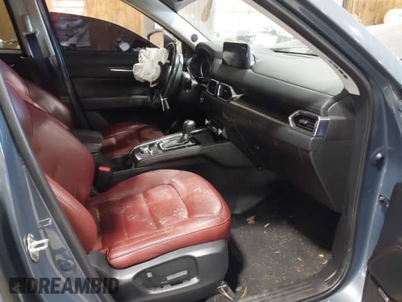2024 Mazda CX-5 S Preferred with VIN JM3KFBCL5R0464544, listed as a IAAI auction lot 43355248 with 27,929 mi miles and . Bid and sale history available at DreamBid. Image 5.