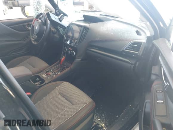 2023 Subaru Forester Special Sports z VIN JF2SKAJC3PH448618, wystawiony jako IAAI lot #43229901 z przebiegiem 34 082 mil mil oraz . Historia ofert i sprzedaży dostępna na DreamBid. Obrazek 5.