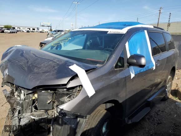 2015 Toyota Sienna SE with VIN 5TDXK3DC5FS642718, listed as a Copart auction lot 57339825 with 66,969 mi miles and Salvage title. Bid and sale history available at DreamBid. Image 1.