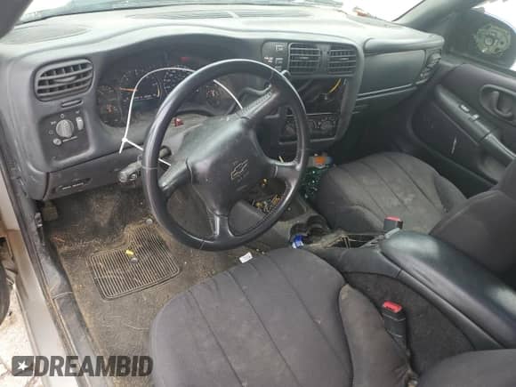 2004 Chevrolet S-10 LS z VIN 1GCDT13X64K143889, wystawiony jako Copart lot #59937835 z przebiegiem 142 274 mil mil oraz Szkoda całkowita • Salvage title. Historia ofert i sprzedaży dostępna na DreamBid. Obrazek 8.