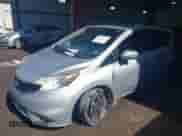 2015 Nissan Note SV z VIN 3N1CE2CP0FL384167, wystawiony jako IAAI lot #41653637 z przebiegiem 117 404 mil mil oraz . Historia ofert i sprzedaży dostępna na DreamBid. Obrazek 6.