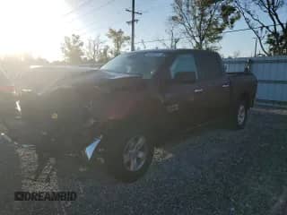 2018 Ram 1500 Big Horn z VIN 1C6RR6LG1JS248165, wystawiony jako Copart lot #48335615 z przebiegiem 103 196 mil mil oraz Szkoda całkowita • Salvage title. Historia ofert i sprzedaży dostępna na DreamBid. Obrazek 1.