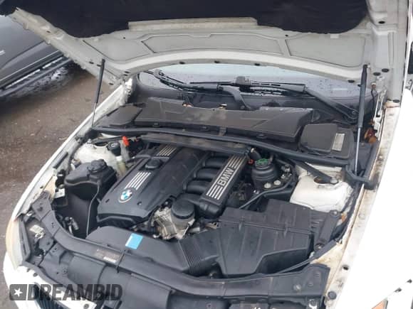 2007 BMW 3 Series 328i z VIN WBAVA33577KX80022, wystawiony jako IAAI lot #43502055 z przebiegiem Nie podano mil oraz . Historia ofert i sprzedaży dostępna na DreamBid. Obrazek 10.