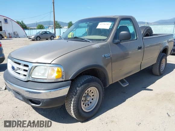 2002 Ford F-150 XL с VIN 1FTRF18W42NB82084, выставлен на аукционе IAAI как лот 42756783 с пробегом 214 367 миль миль и . История ставок и продаж доступна на DreamBid. Изображение 2.